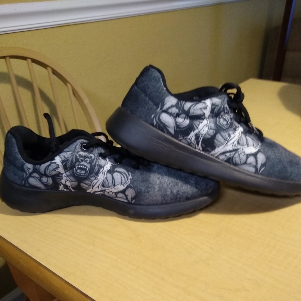 RAAD UNISEX GREY GORILLA SNEAKERS MEN 10.5 WOMEN 12 NICE CONDITION